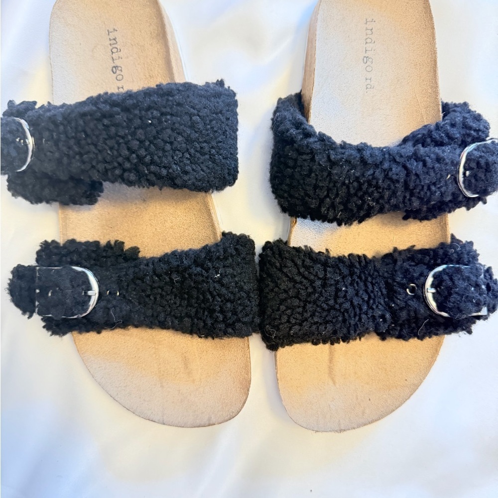 Black Teddy Faux Shearling Slide Sandals (8 US) - Picture 2 of 5